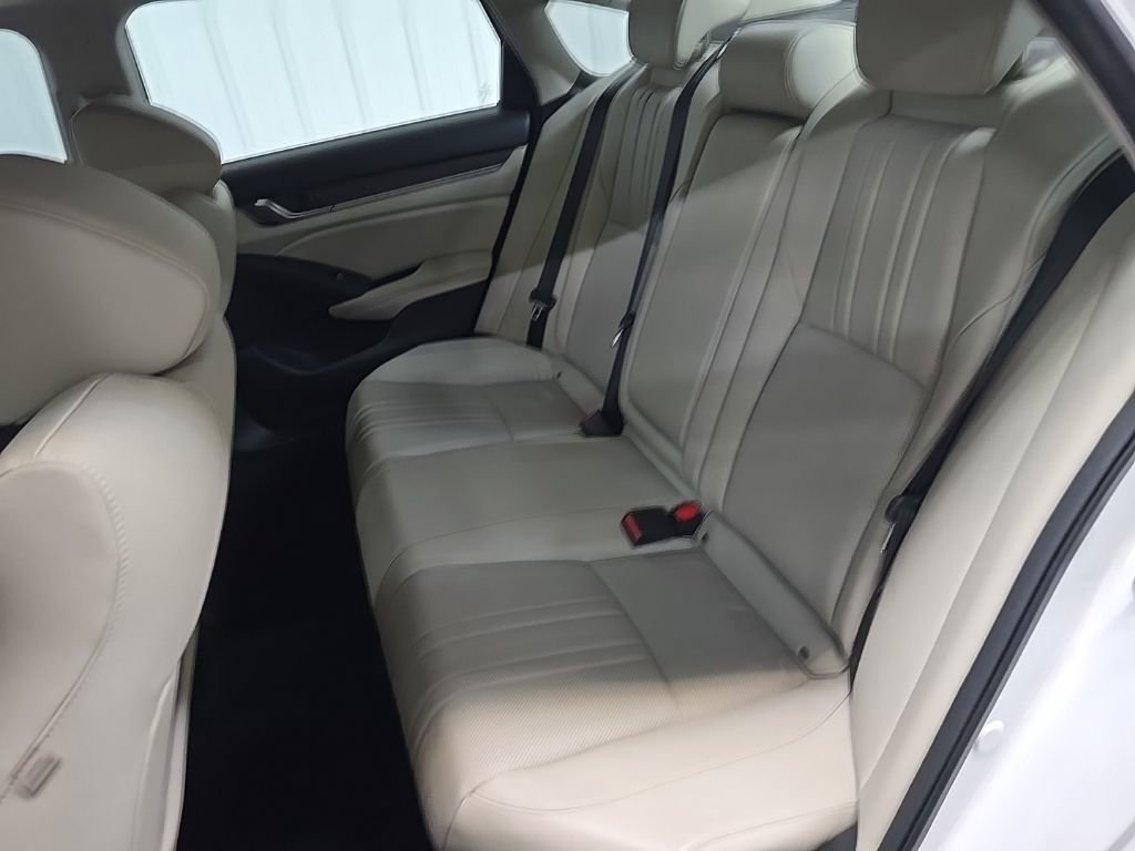 Used 2018 Honda Accord EX-L image 32