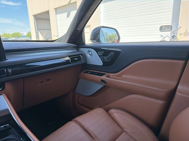 Certified 2025 Lincoln Aviator Black Label AWD/4WD image 23