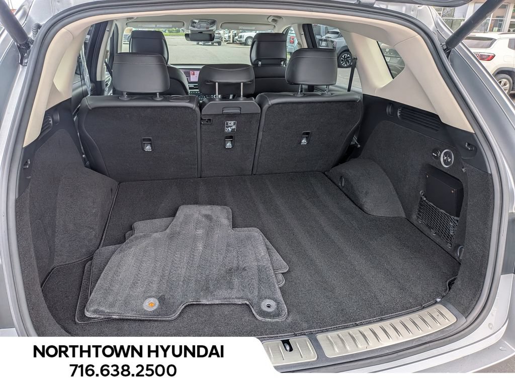 Used 2025 Genesis GV80 2.5T Standard AWD/4WD image 40