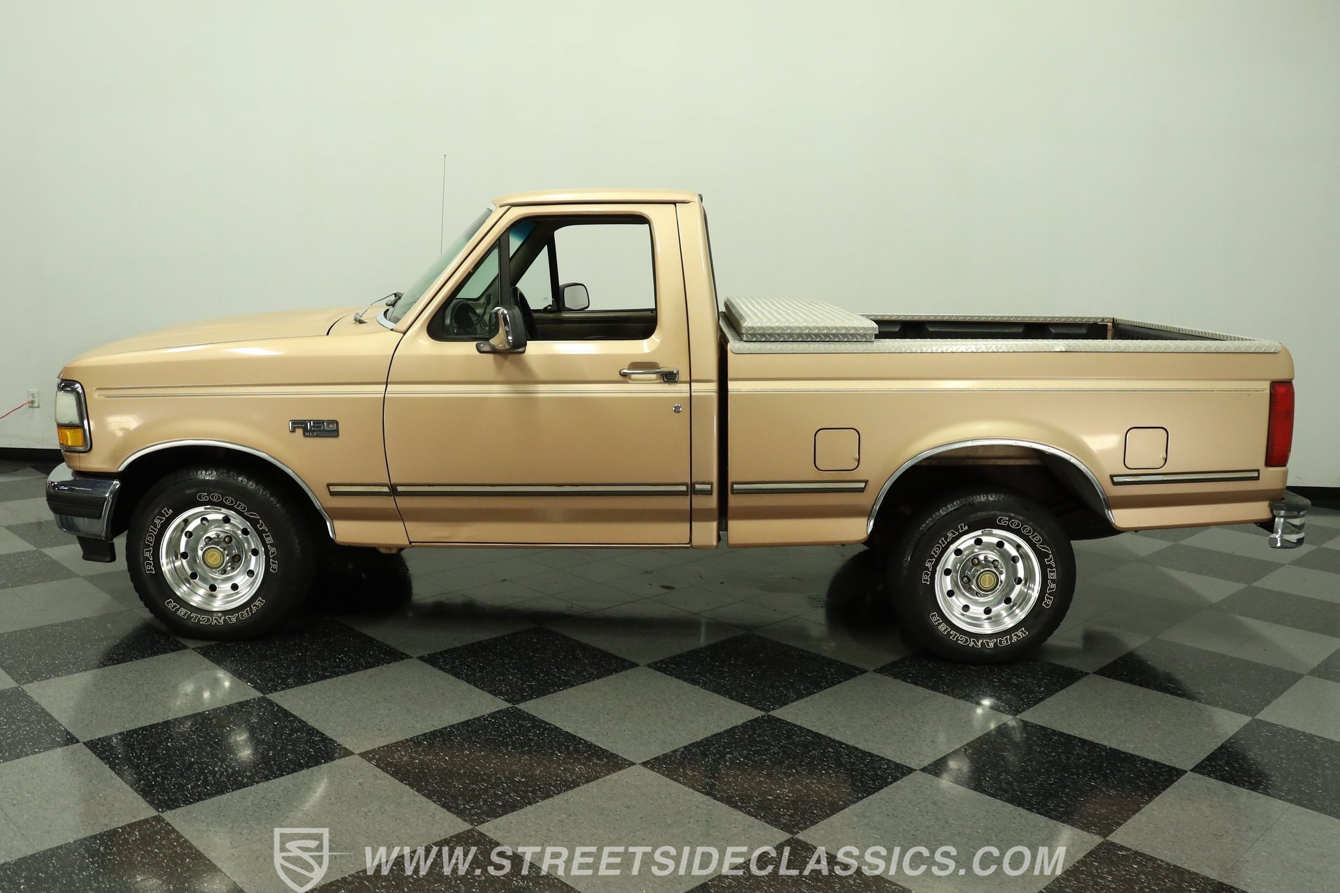 Used 1994 Ford F150 XL RWD image 2