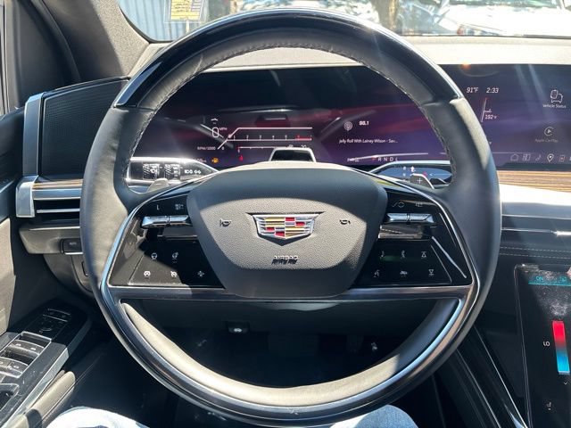 Used 2025 Cadillac Escalade Premium Luxury AWD/4WD image 19