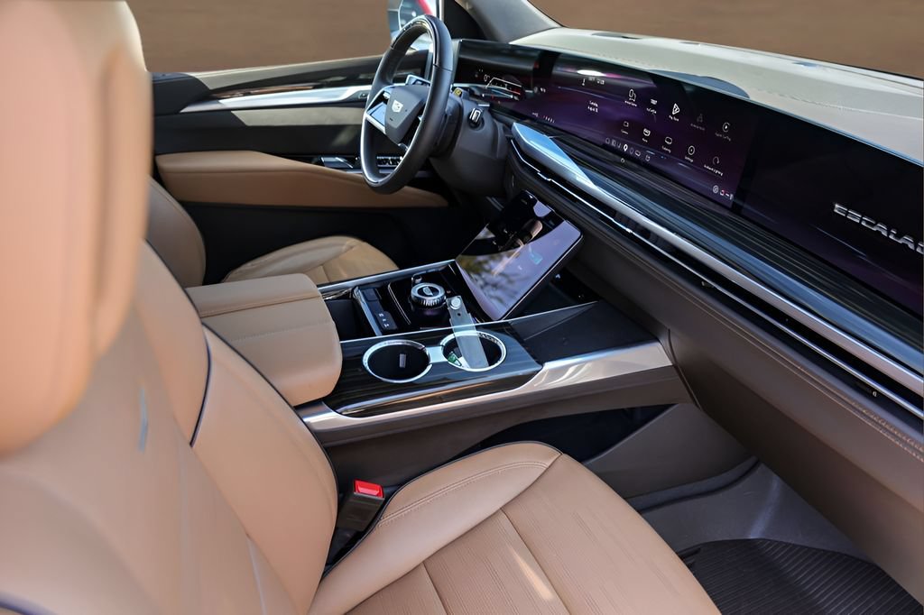 Certified 2025 Cadillac Escalade ESV Premium Luxury w/ Touring Package AWD/4WD image 30