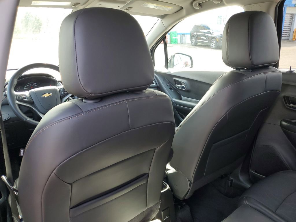 Certified 2022 Chevrolet Trax LT w/ Driver Confidence Package image 32