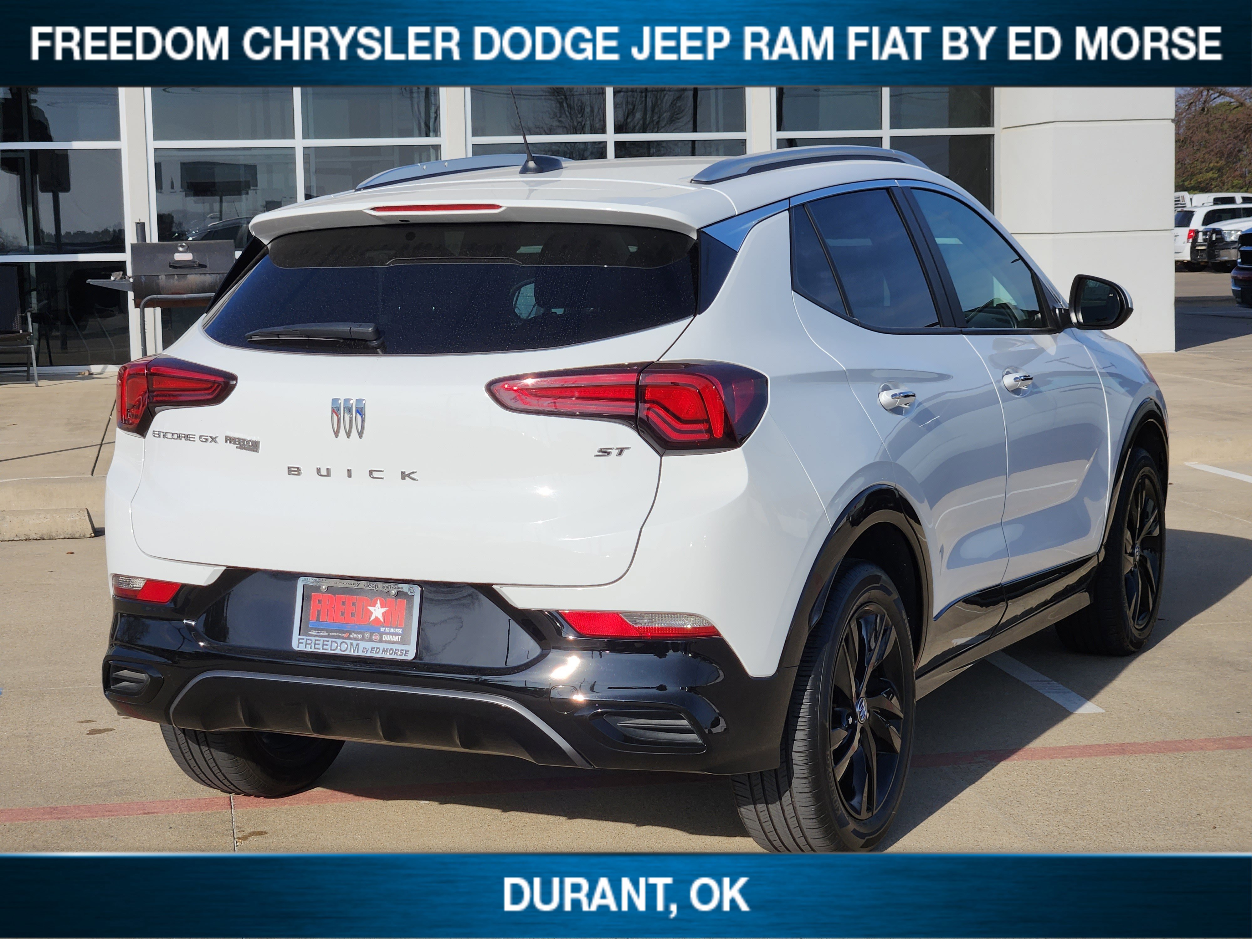 Used 2024 Buick Encore GX Sport Touring image 4