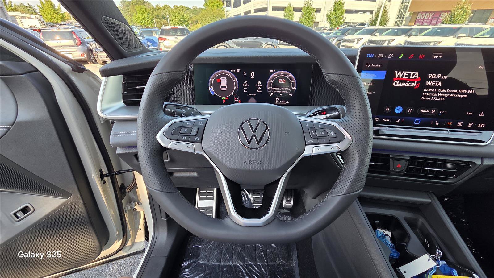 New 2026 Volkswagen Tiguan SE R-Line AWD/4WD image 17