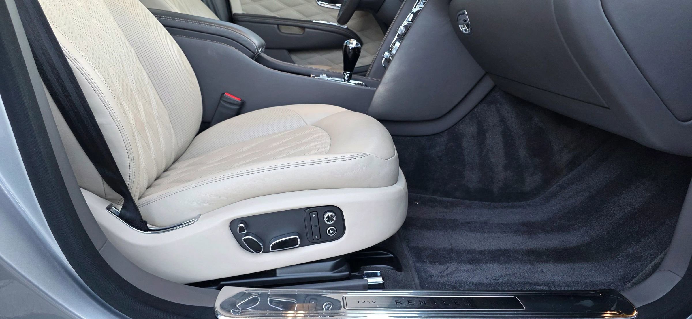 Used 2020 Bentley Mulsanne image 20