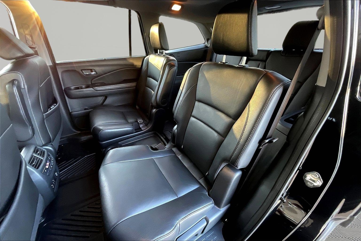 Used 2017 Honda Pilot Elite image 22