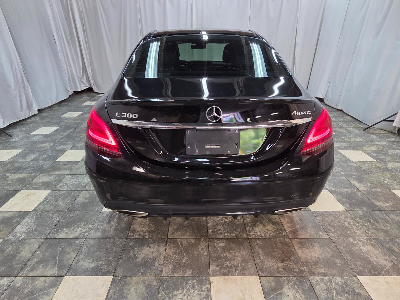 Used 2020 Mercedes-Benz C 300 4MATIC Sedan image 4