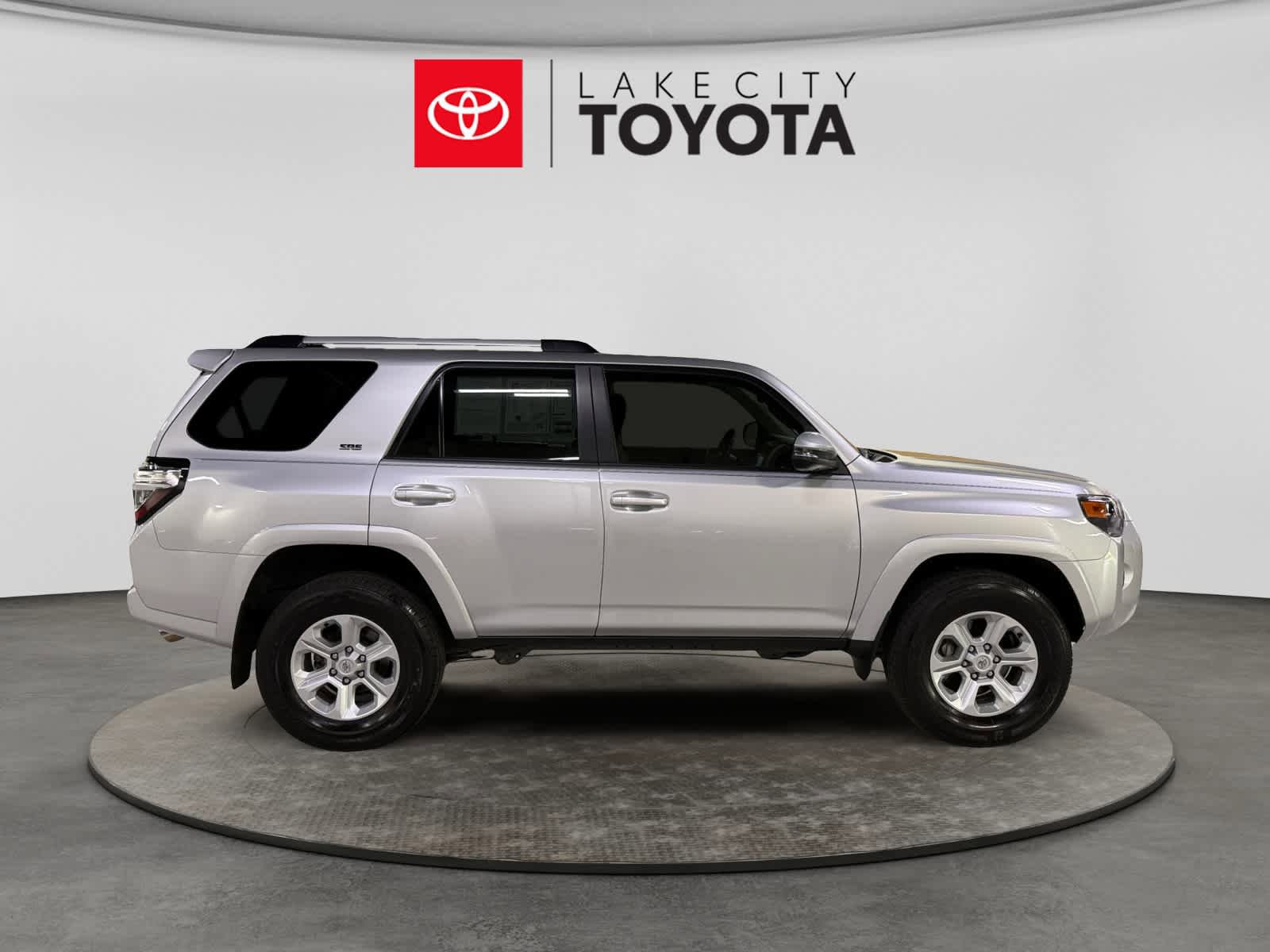 Used 2023 Toyota 4Runner SR5 Premium w/ Moonroof Package AWD/4WD image 11
