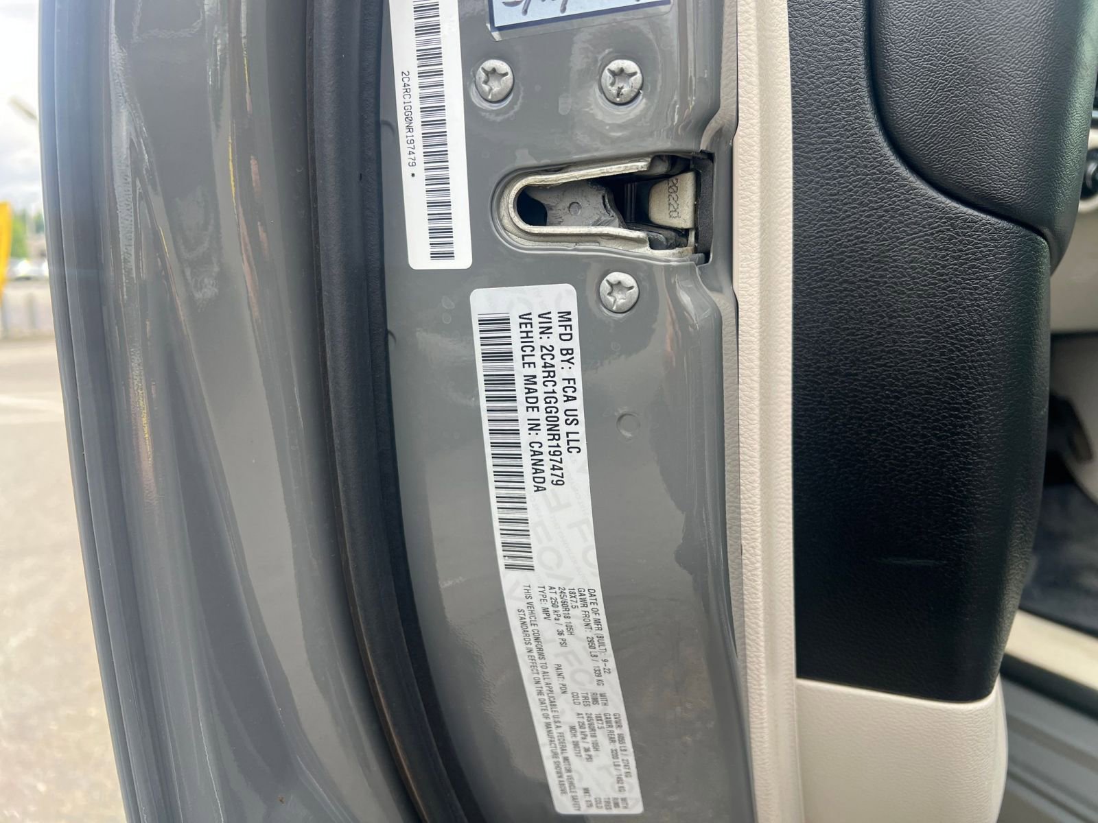 Used 2022 Chrysler Pacifica Limited FWD image 34