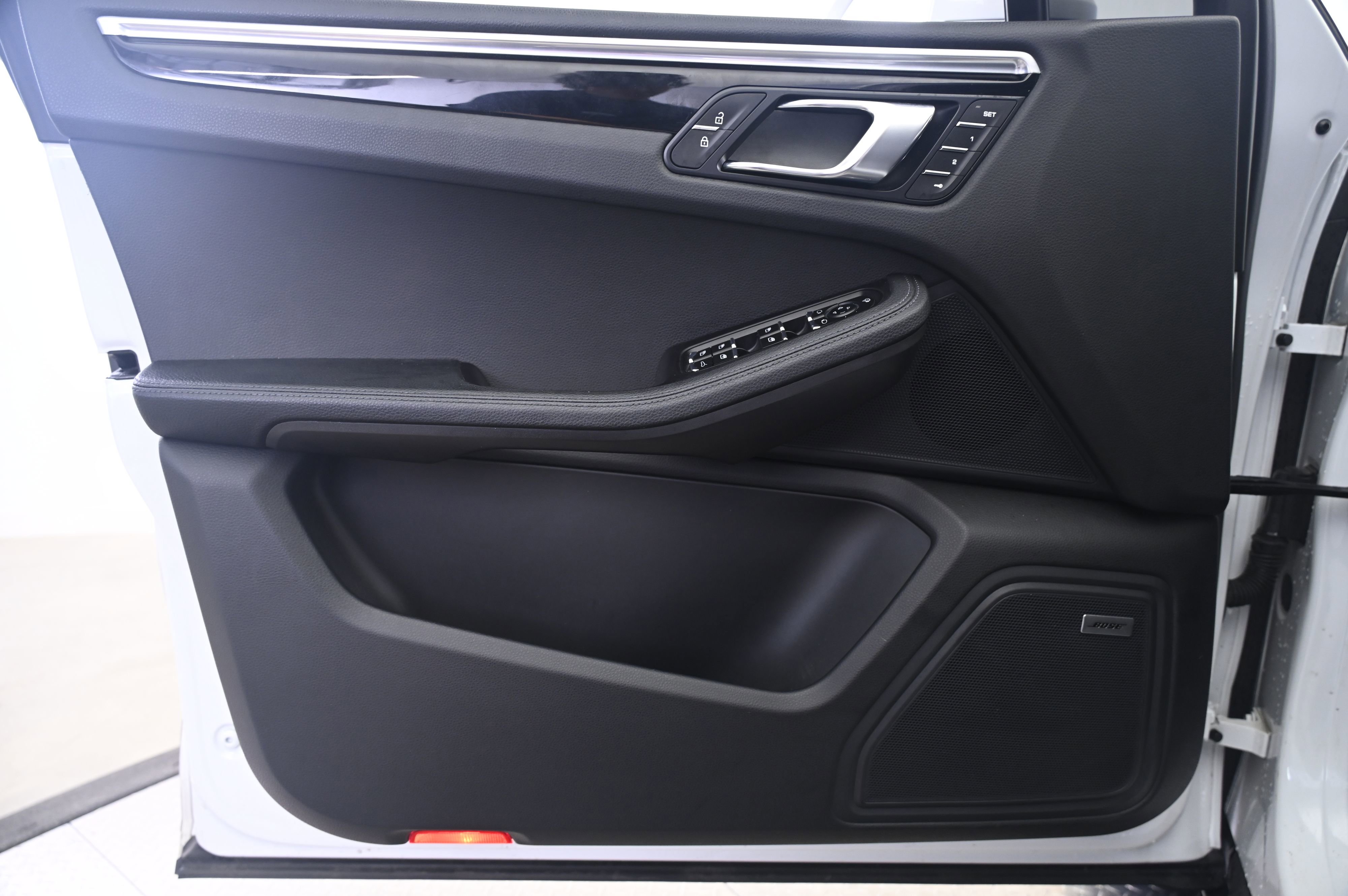 Certified 2022 Porsche Macan image 26