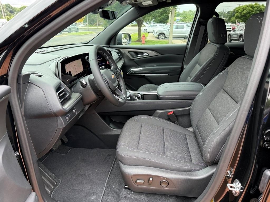 New 2026 Chevrolet Traverse LT w/ Sun and Wheel Package FWD image 11
