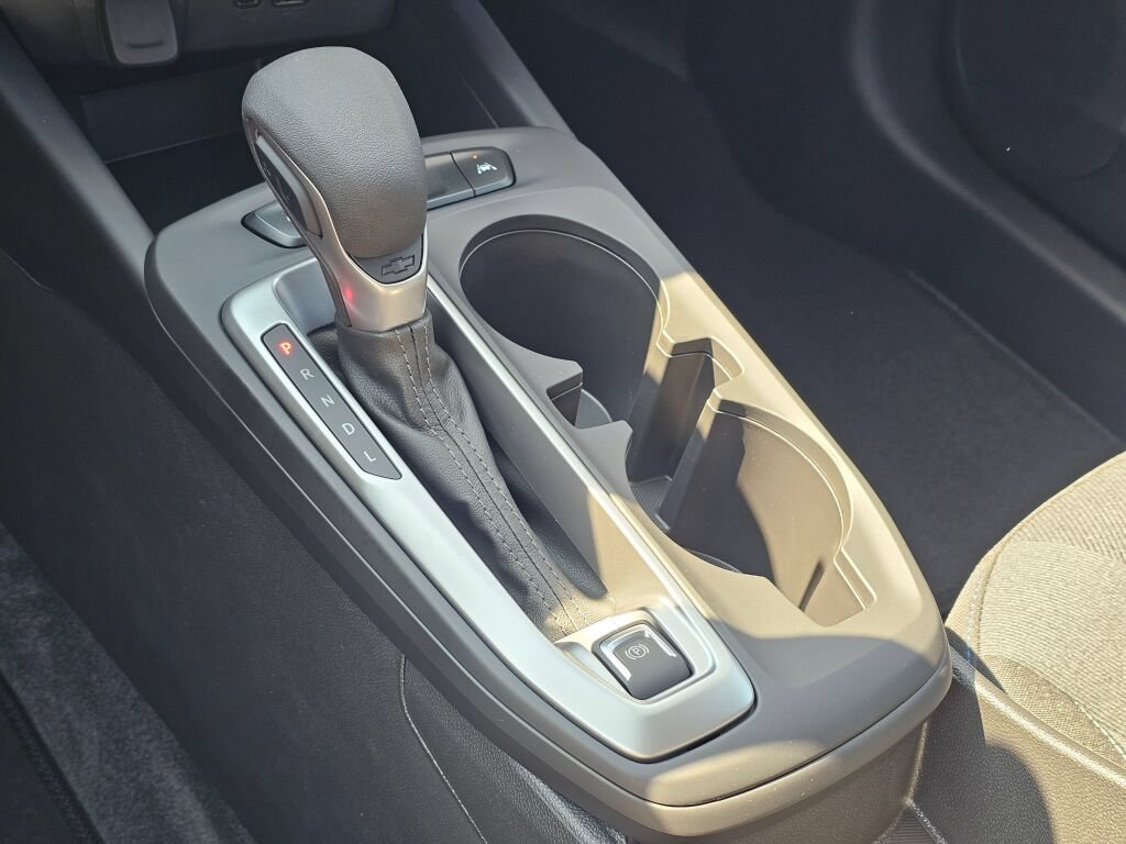 New 2026 Chevrolet Trax LS w/ LS Convenience Package FWD image 18