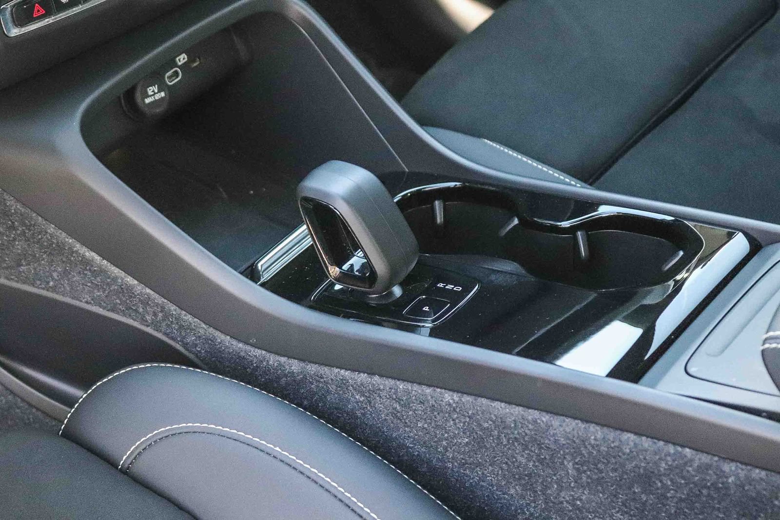 Used 2023 Volvo XC40 Recharge Plus AWD/4WD image 22