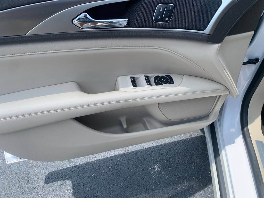 Used 2019 Lincoln MKZ Premiere FWD image 18