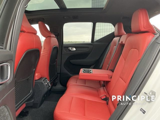 Certified 2021 Volvo XC40 T4 Inscription w/ Climate Package image 29