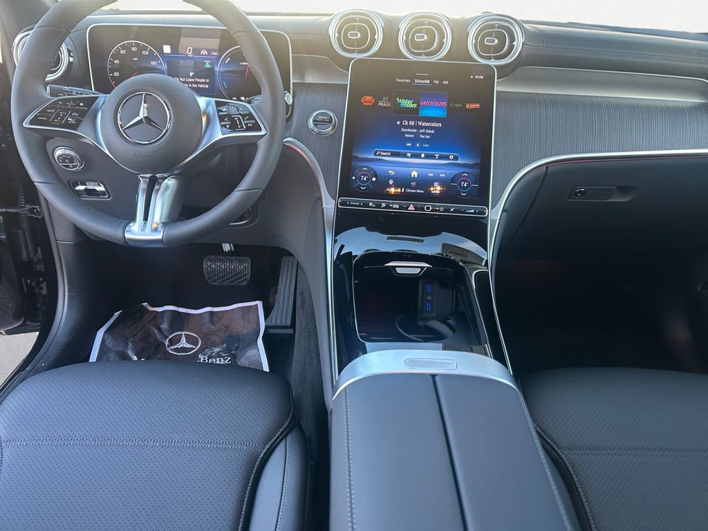 Used 2025 Mercedes-Benz GLC 350e 4MATIC image 9