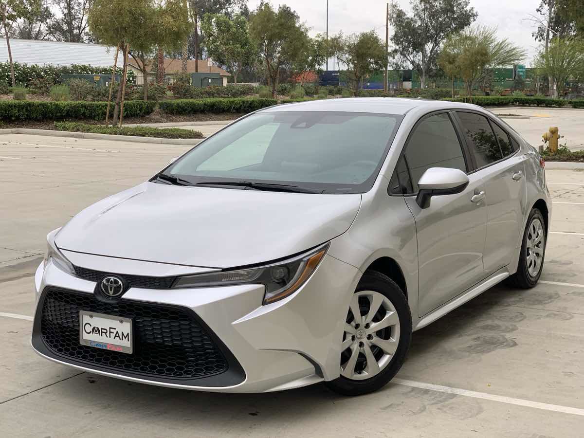 Used 2021 Toyota Corolla LE image 3
