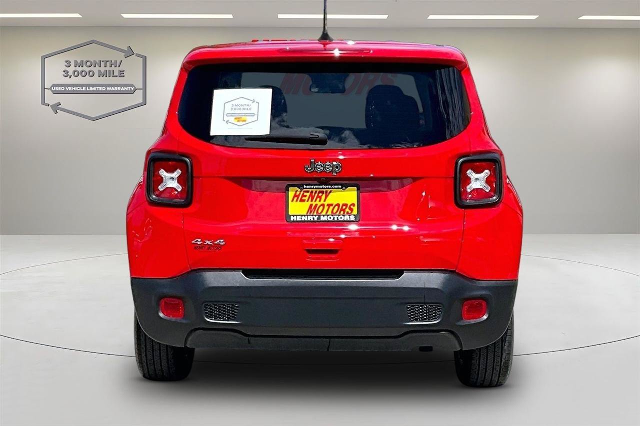 Used 2023 Jeep Renegade Latitude AWD/4WD image 5