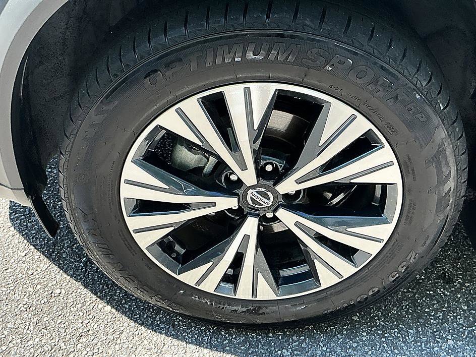 Used 2021 Nissan Rogue SV w/ Premium Package FWD image 7