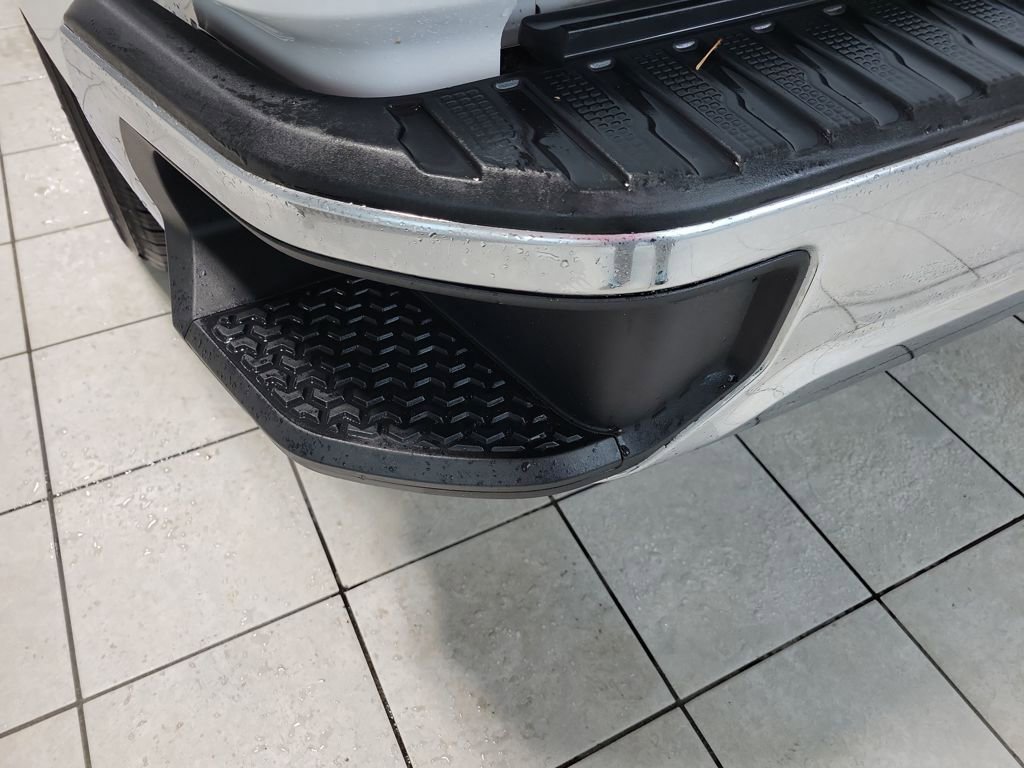 Used 2022 Chevrolet Silverado 1500 LT AWD/4WD image 15