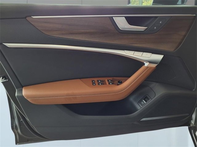 Used 2025 Audi A6 Premium Plus w/ Premium Plus Package image 11