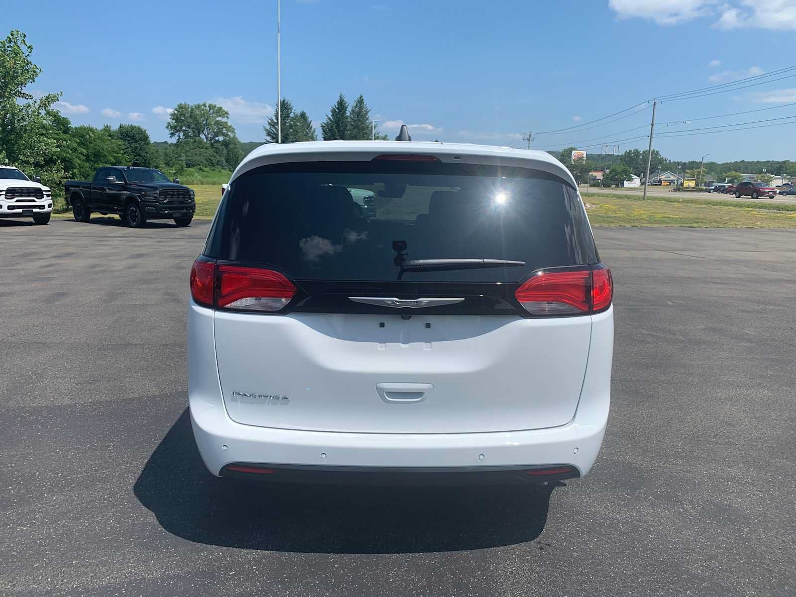 New 2027 Chrysler Pacifica LX FWD image 6