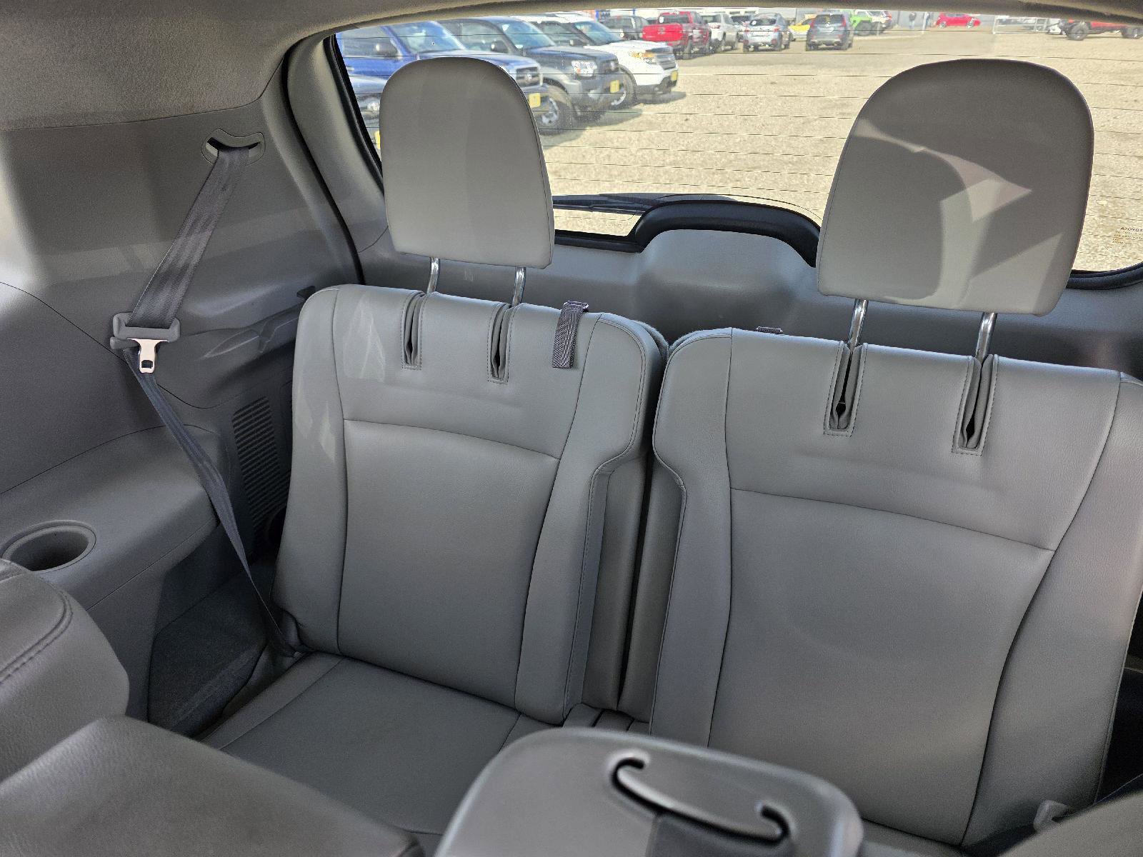 Used 2011 Toyota Highlander Limited w/ Tow Pkg image 13