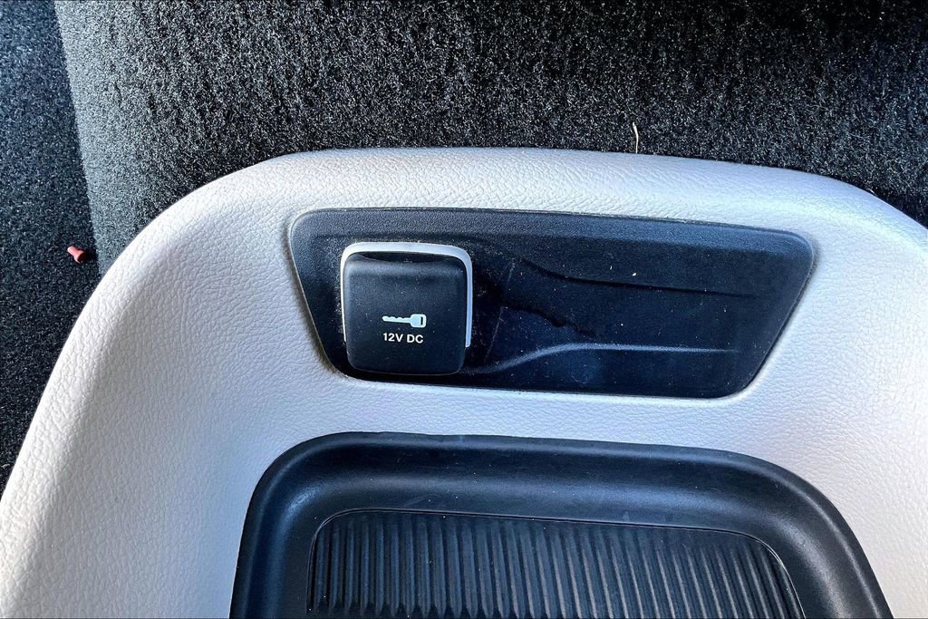 Used 2024 Chrysler Pacifica Touring-L image 16