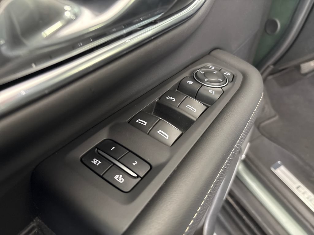 Used 2024 Chevrolet Tahoe Premier AWD/4WD image 15