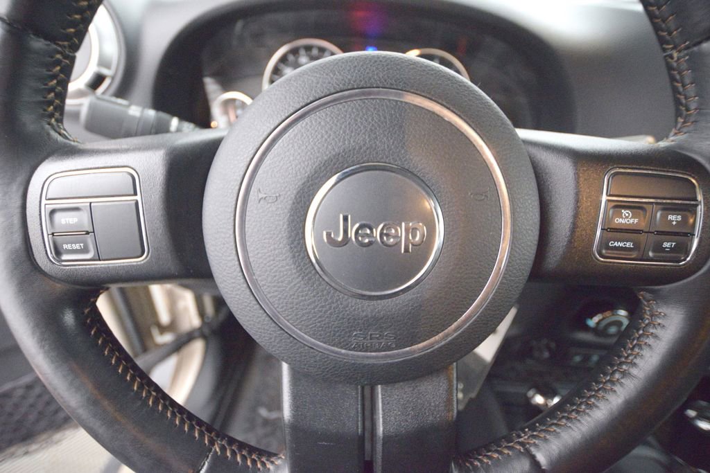 Used 2016 Jeep Wrangler Unlimited Sahara image 26