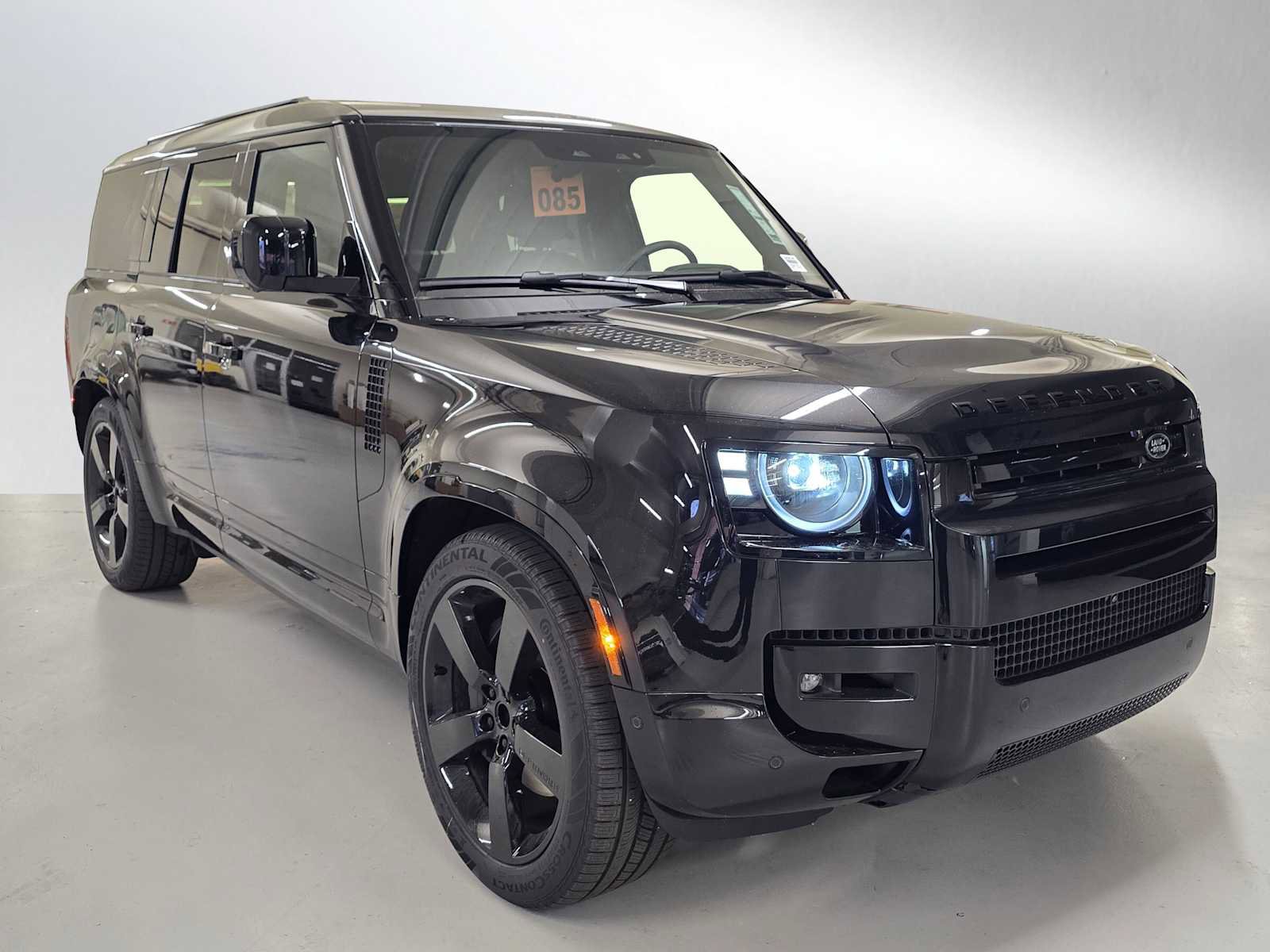 New 2026 Land Rover Defender 130 X-Dynamic SE image 7