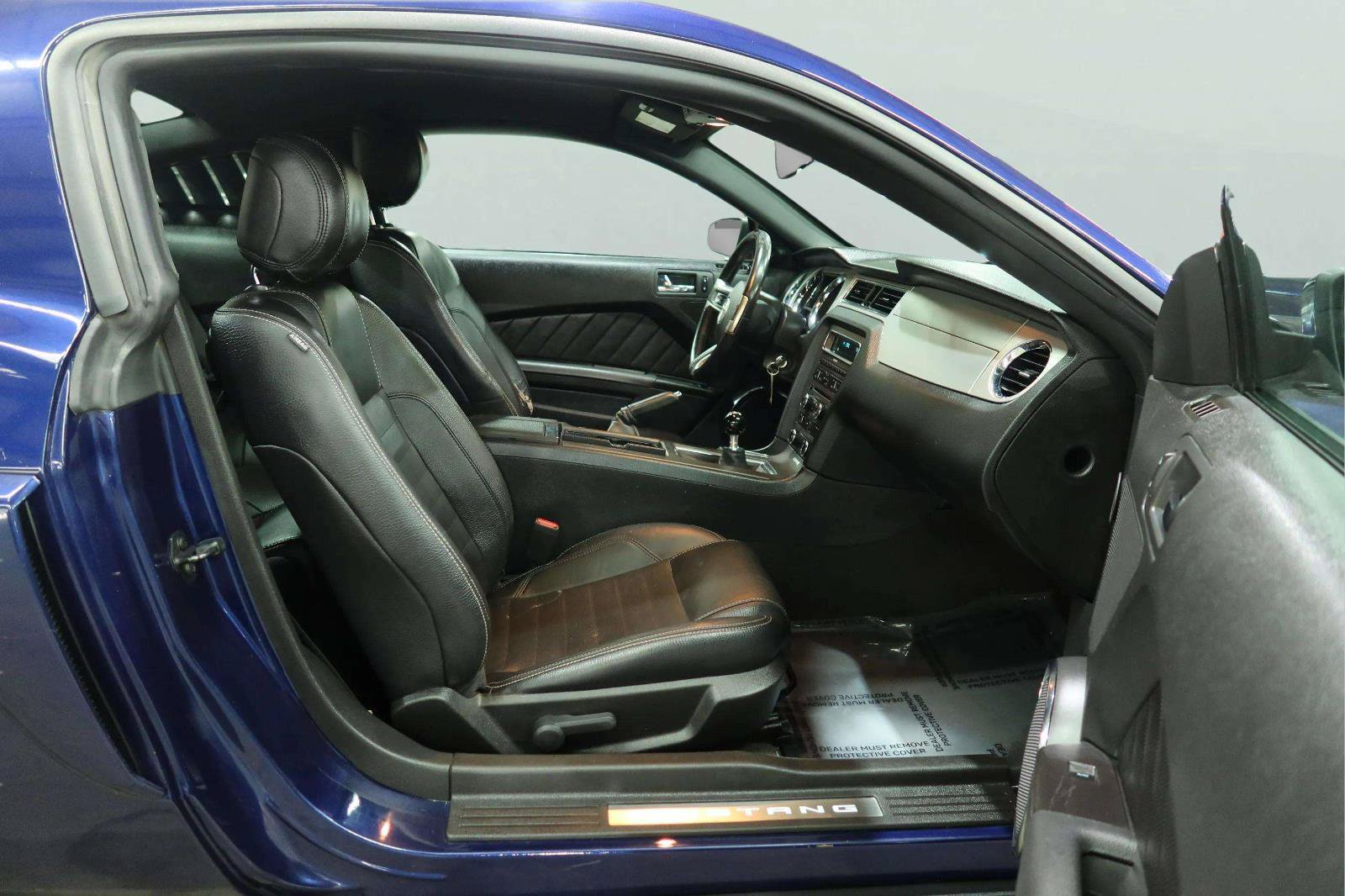 Used 2012 Ford Mustang GT Premium w/ Brembo Brake Pkg RWD image 27
