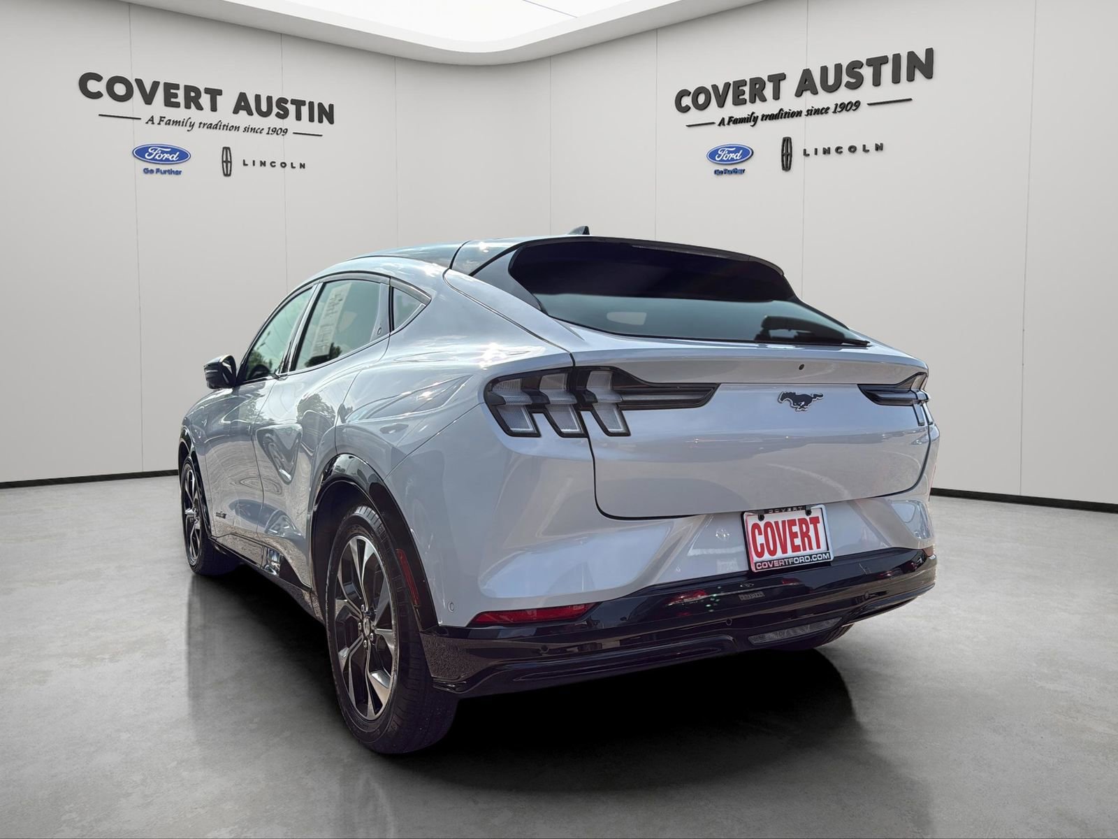 Used 2023 Ford Mustang Mach-E Premium AWD/4WD image 3