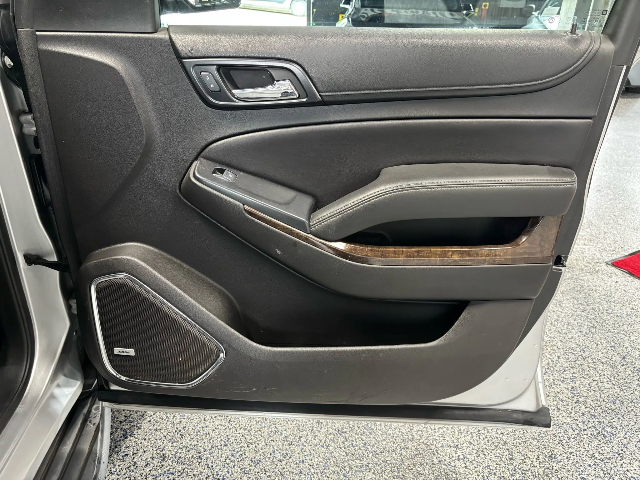 Used 2018 Chevrolet Tahoe LT image 12