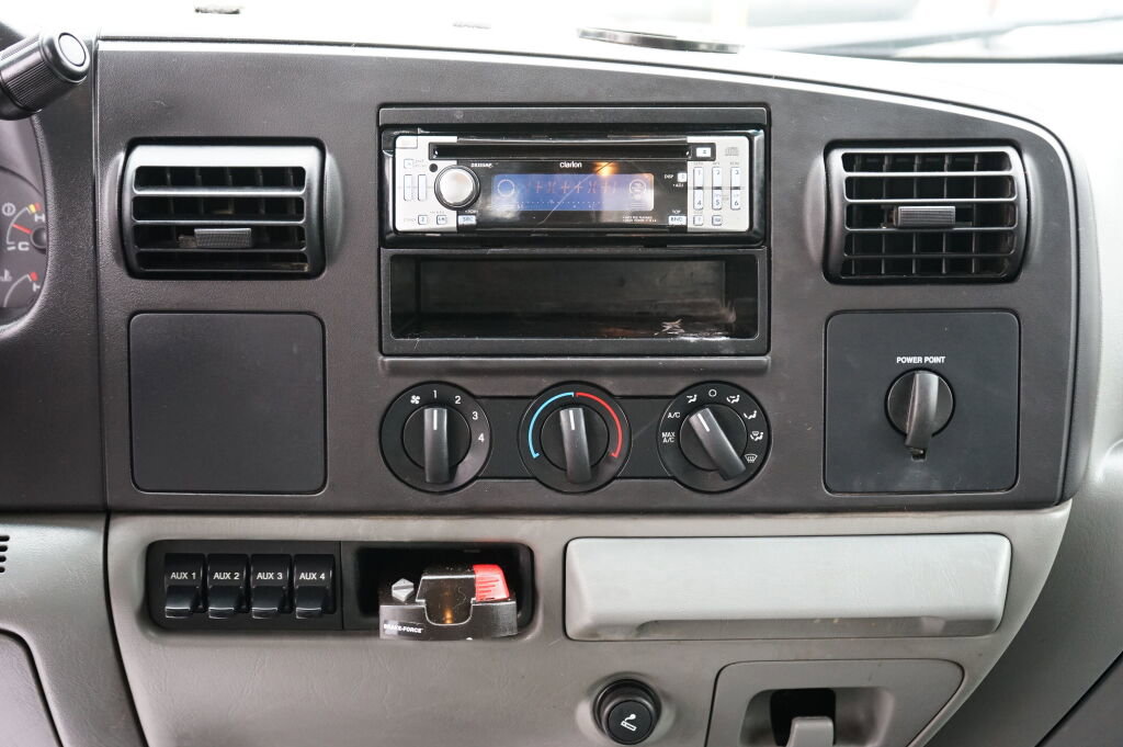 Used 2005 Ford F350 XL image 14