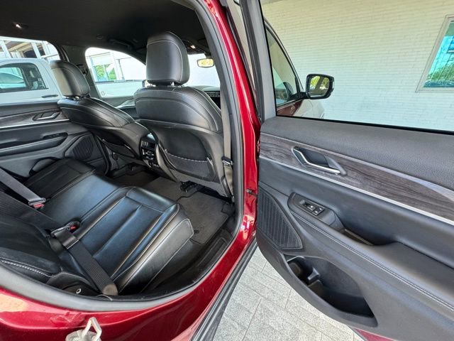 Used 2024 Jeep Grand Cherokee Limited image 23