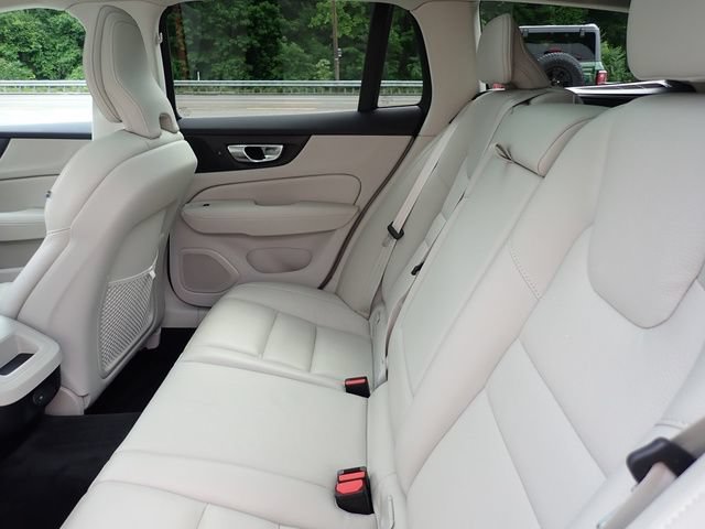 Used 2024 Volvo V60 B5 Cross Country Plus w/ Protection Package Premier AWD/4WD image 17