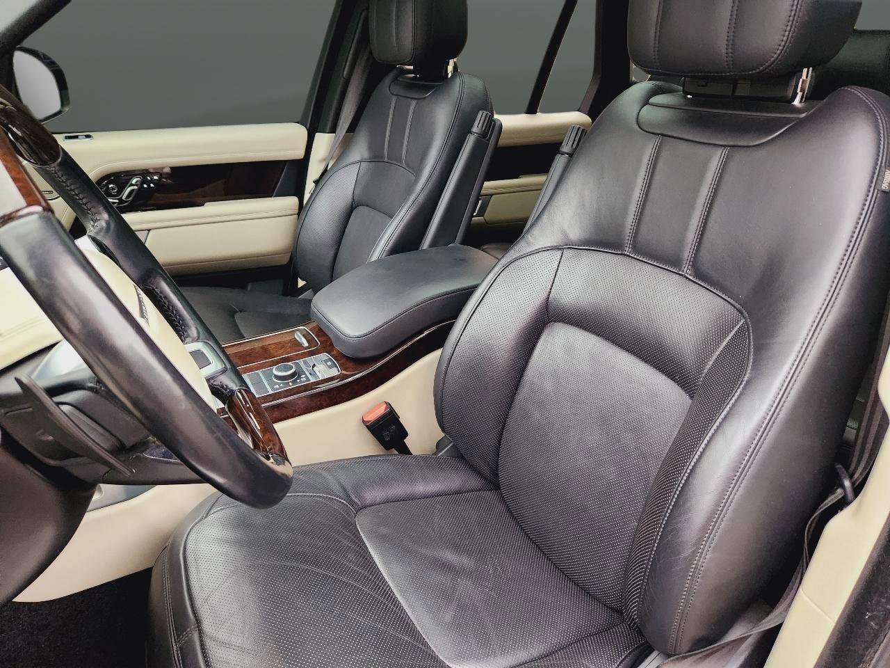 Used 2020 Land Rover Range Rover HSE image 12