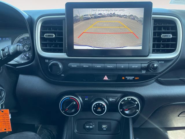 Used 2021 Hyundai Venue SE image 16