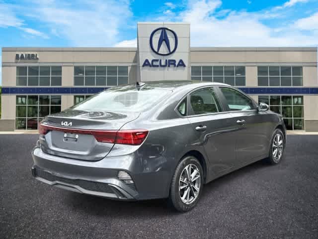 Used 2023 Kia Forte LXS w/ LXS Technology Package FWD image 5