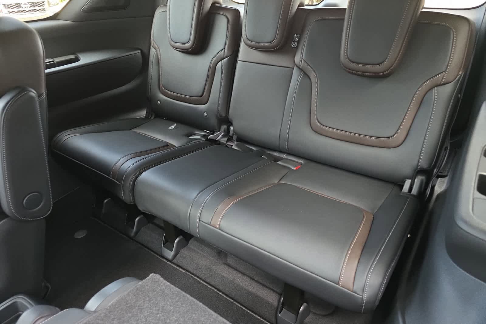 New 2025 Nissan Armada SL w/ Captain's Chari Seat Package image 15