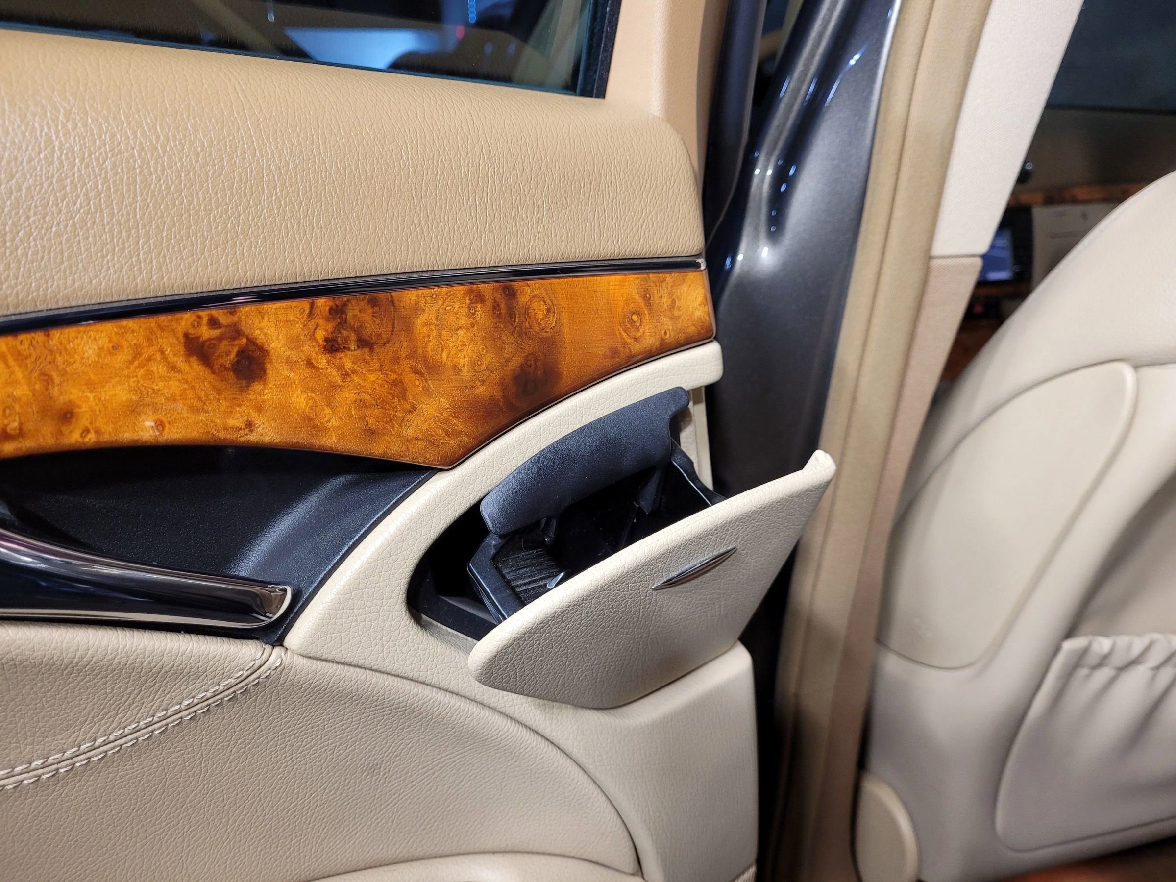 Used 2009 Mercedes-Benz E 350 Sedan image 36