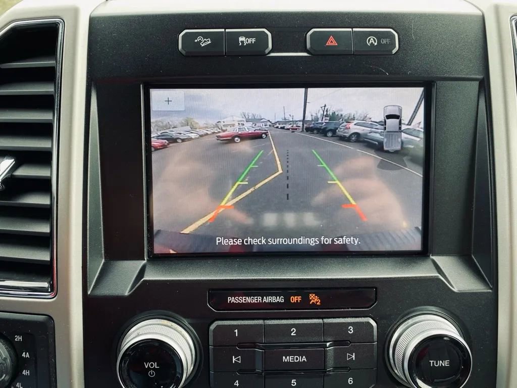Used 2019 Ford F150 Lariat w/ Equipment Group 502A Luxury AWD/4WD image 16