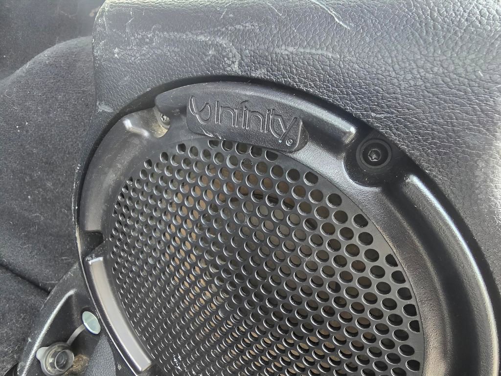 Used 2012 Jeep Wrangler Unlimited Sahara w/ Connectivity Group image 29