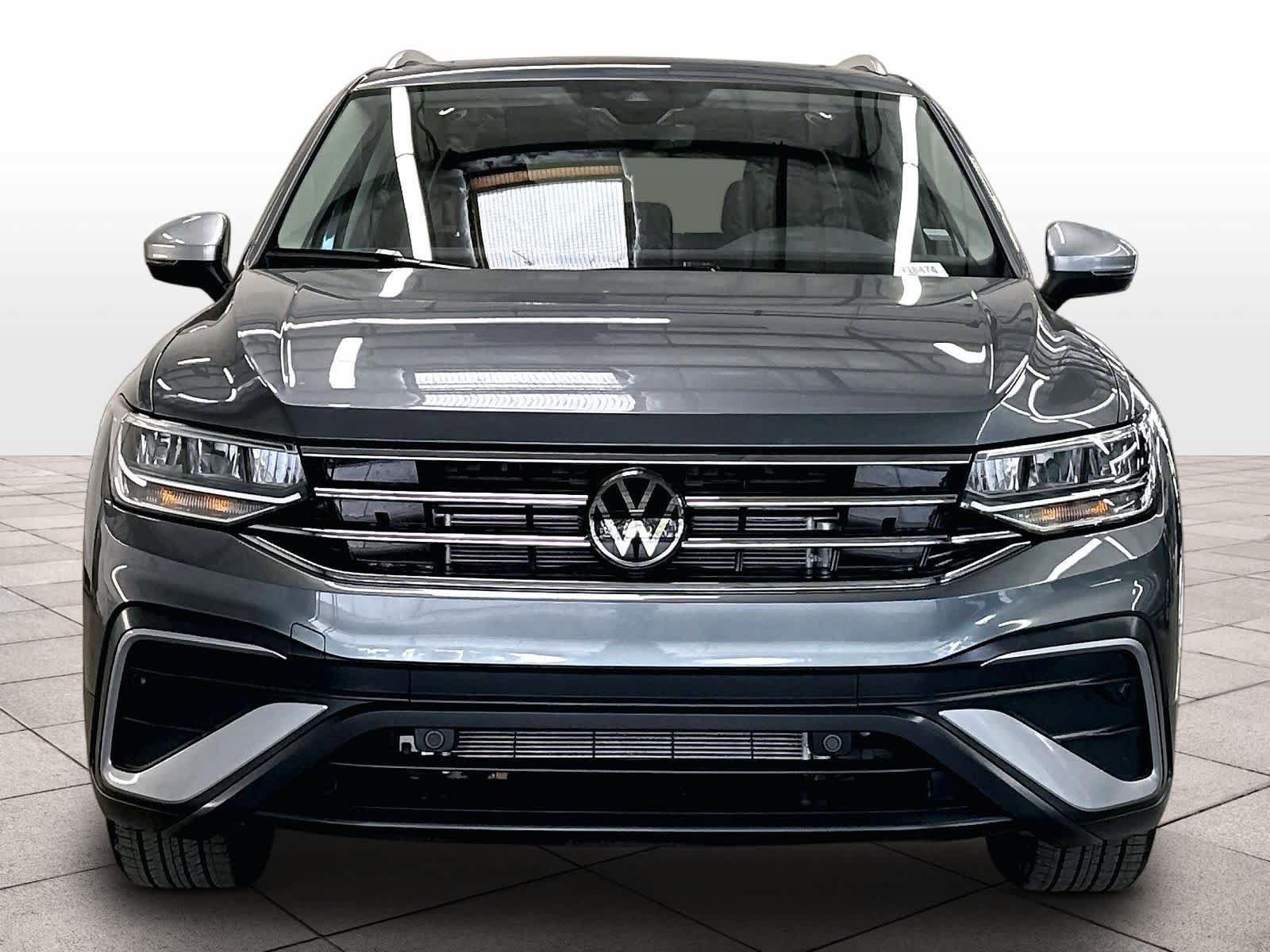 Used 2024 Volkswagen Tiguan Wolfsburg Edition AWD/4WD image 2