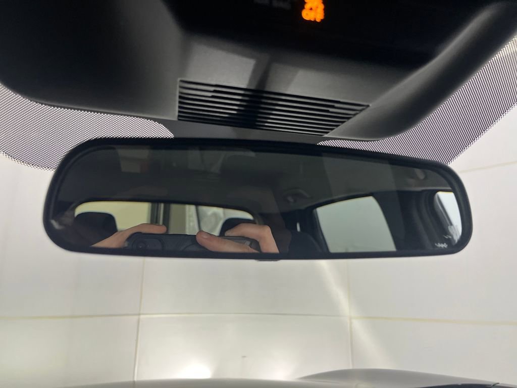 Used 2025 Nissan Kicks SV image 74