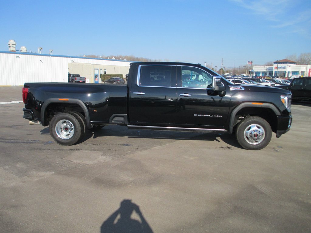 Certified 2023 GMC Sierra 3500 Denali w/ Denali Ultimate Package image 4