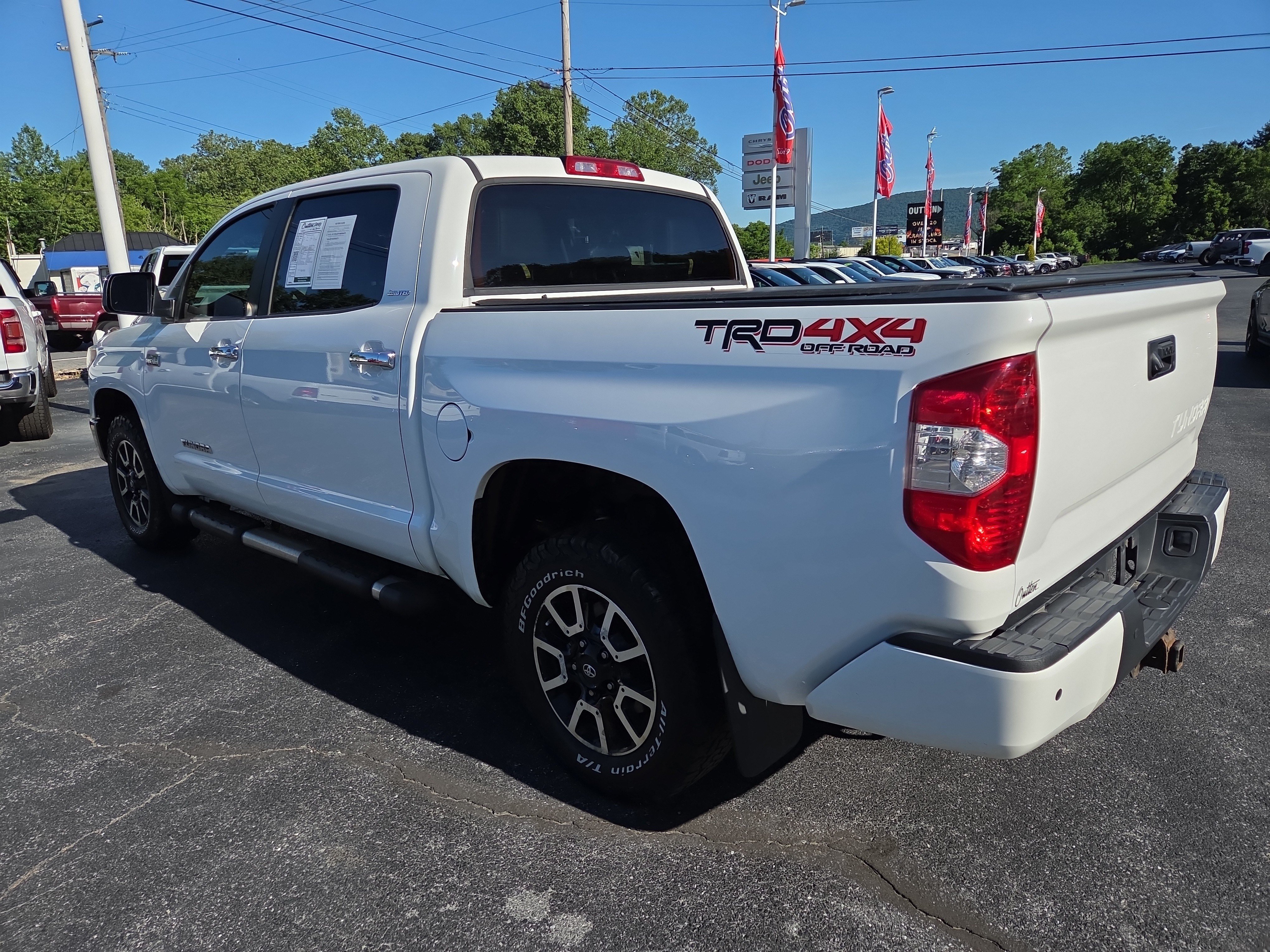 Used 2016 Toyota Tundra Limited w/ Limited Premium Package AWD/4WD image 6
