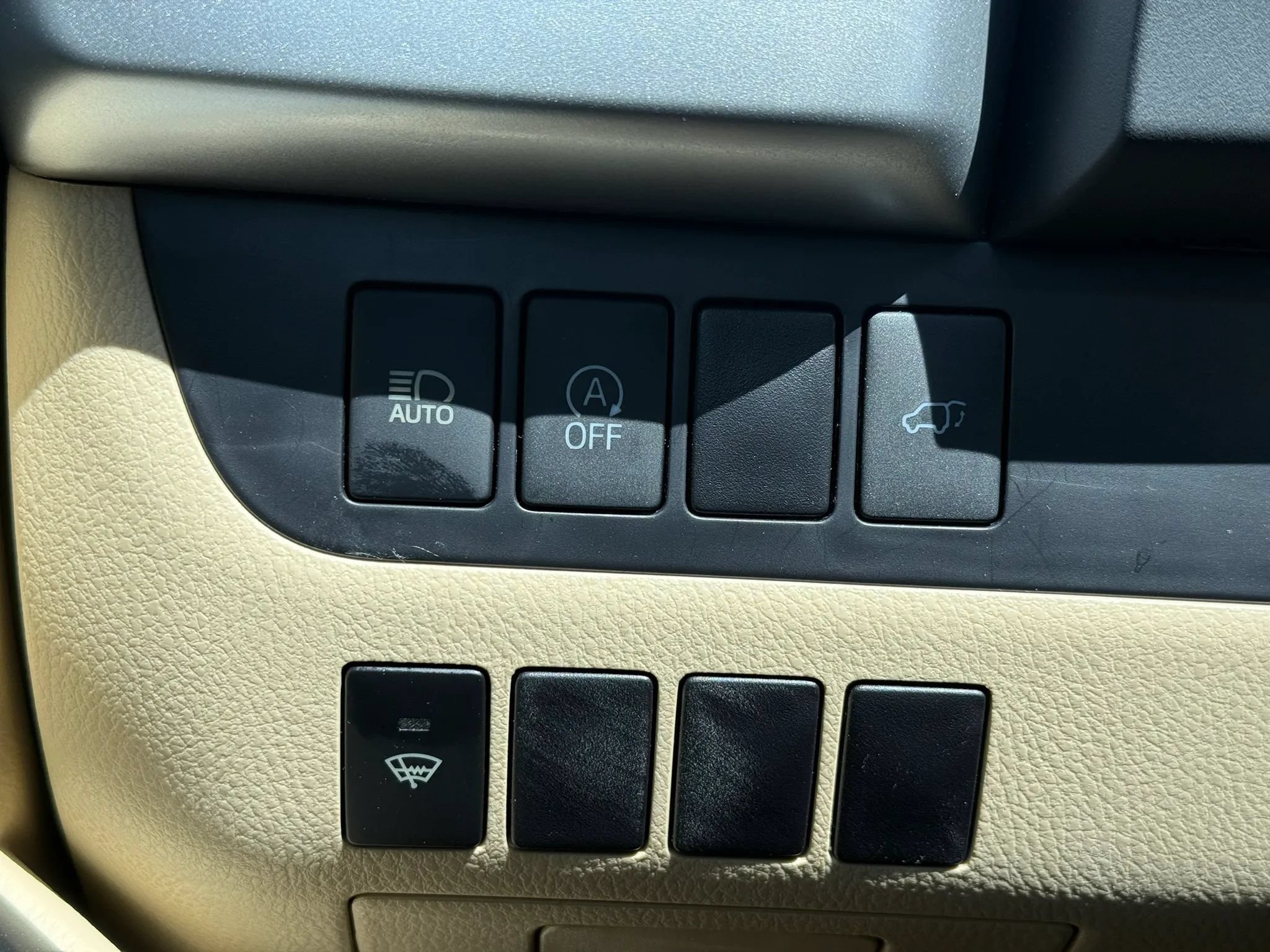 Used 2017 Toyota Highlander XLE w/ Carpet Mat Package AWD/4WD image 34